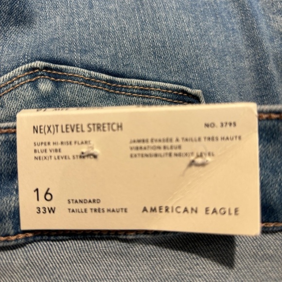 AMERICAN EAGLE Sz  16 Super High Rise Flare Distressed Light Wash Jeans NEW - Picture 6 of 10
